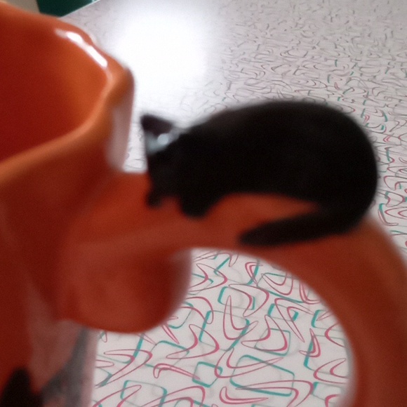 Orange Halloween mug 🐈⬛🎃 - Picture 3 of 5